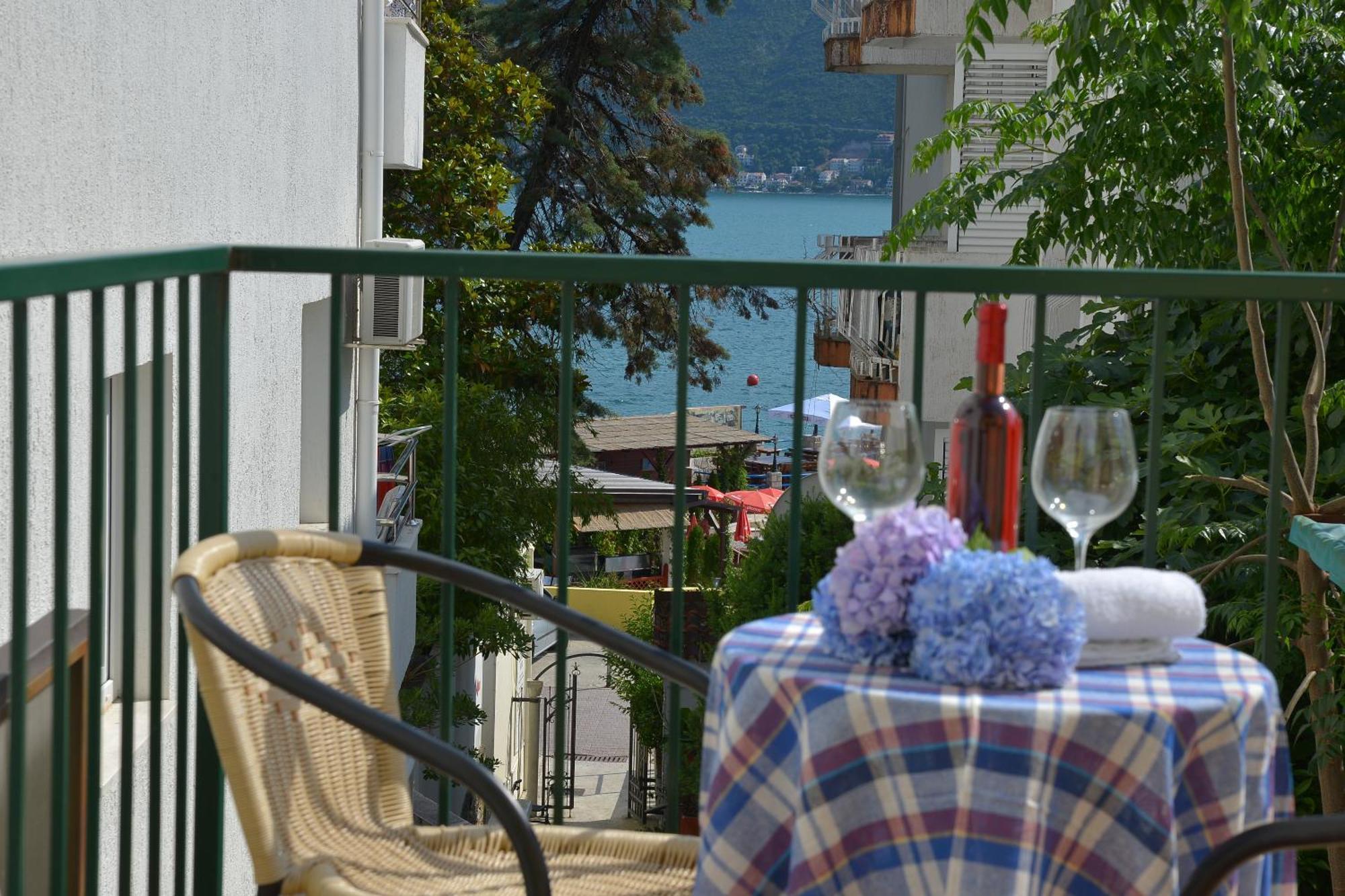 Solar Apartments Херцег Нови Екстериор снимка